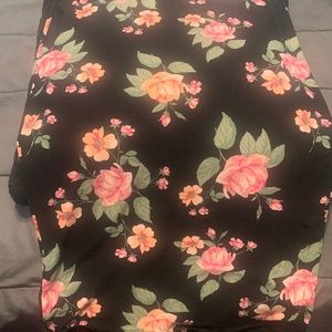 Fitted summer pencil skirt